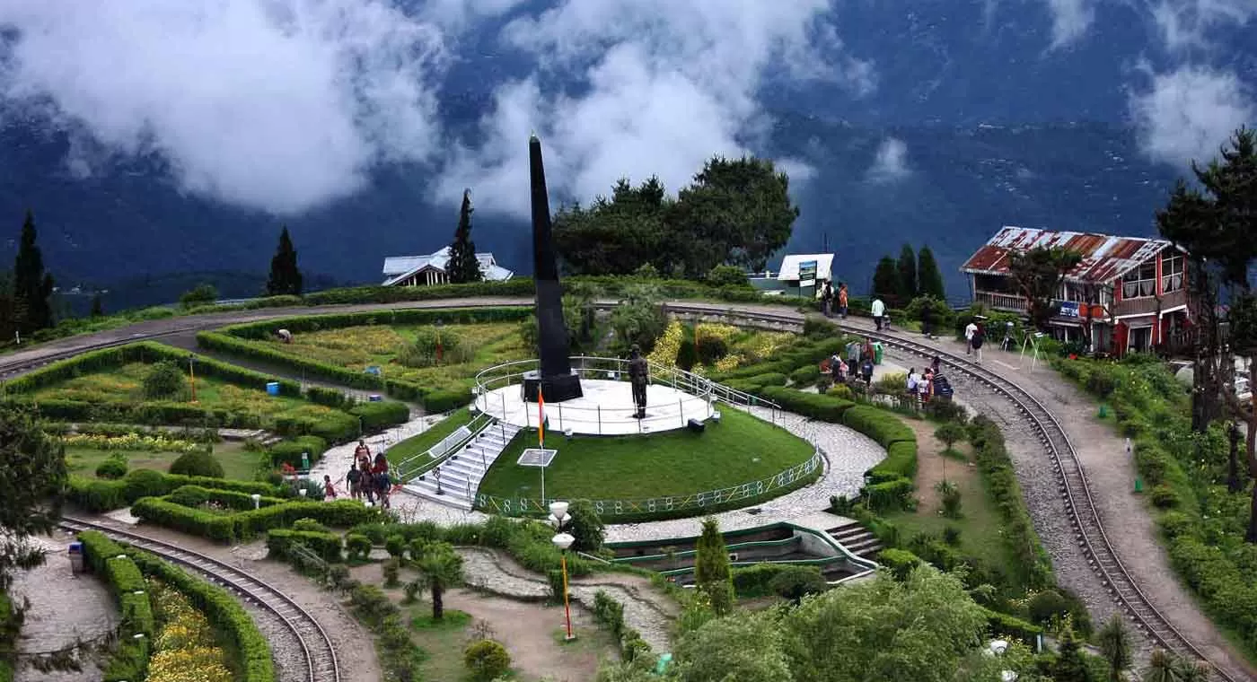 HIMALAYAS 5 DAYS SIKKIM AND DARJEELING ESCAPADE