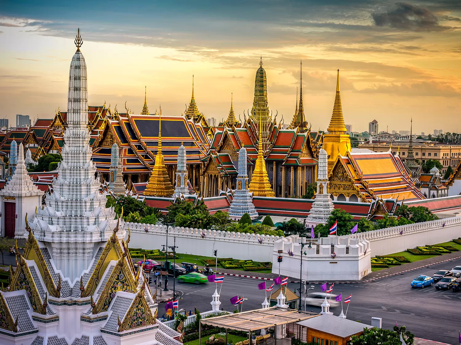 5-DAY LOVE, LIGHTS AND THAI NIGHTS — CELEBRATE TOGETHER IN THAILAND