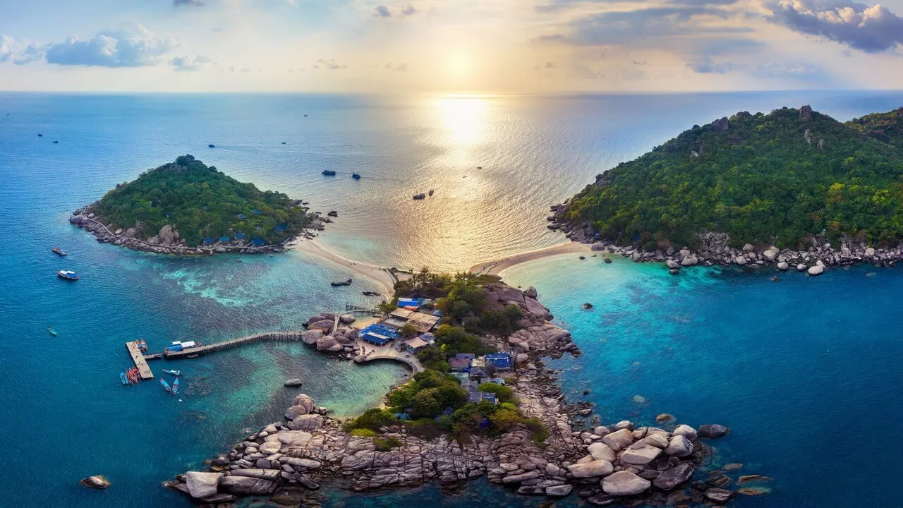 7 DAYS WONDERS OF VIETNAM: FROM MOUNTAIN MIST TO OCEAN BLISS